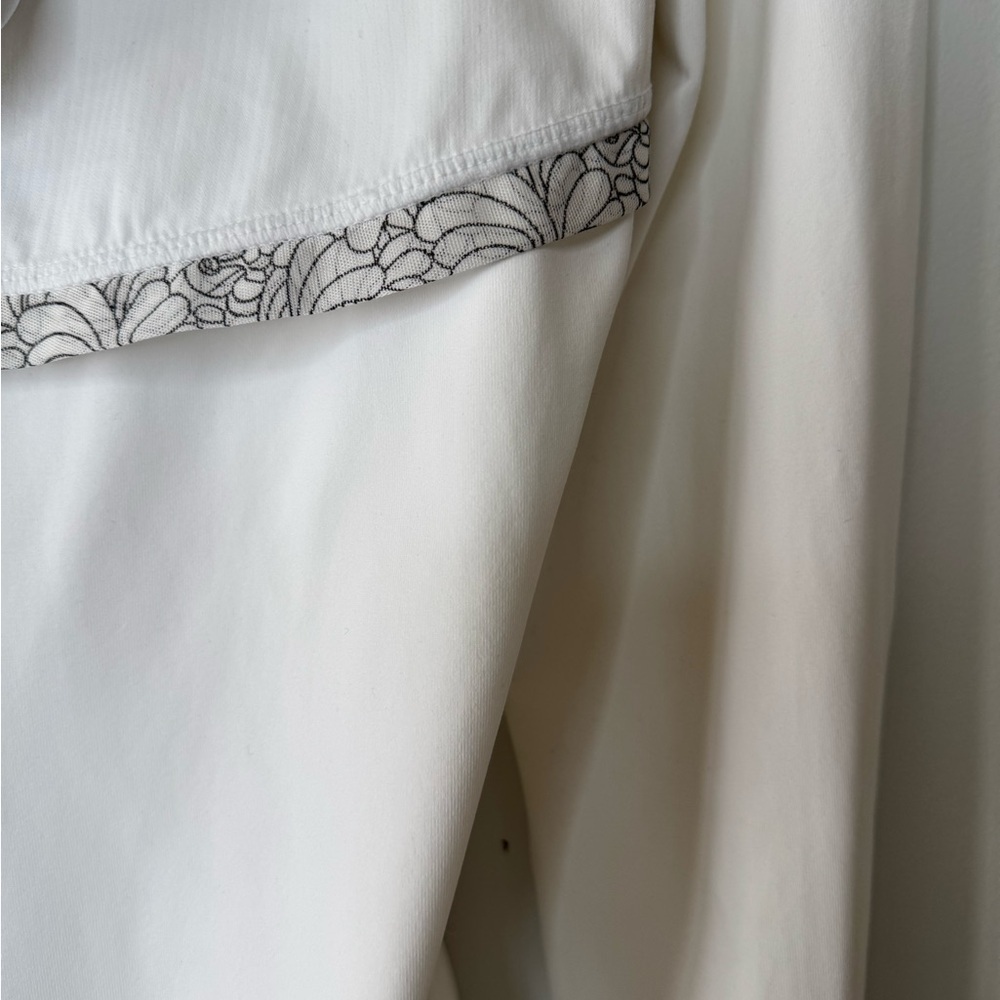Lululemon Women's White Hooded Jacket - Picture 17 of 17